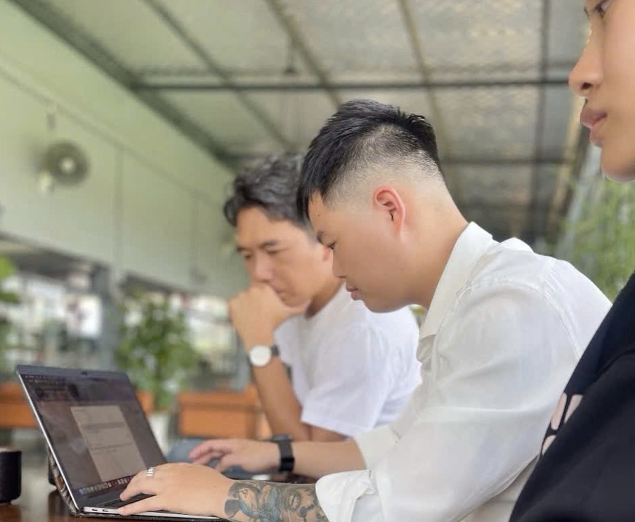 Từ cậu bé lớp 6 đến chuyên gia “giải cứu tài khoản” Facebook: Chỉ có học và làm đến cùng