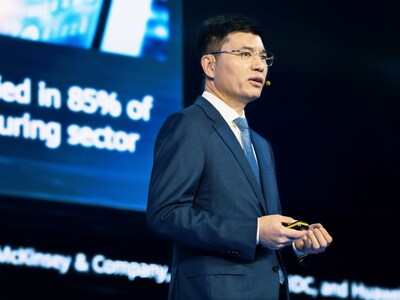 Leo Chen, Huawei's Senior Vice President and President of Enterprise Sales, delivers a keynote at the event (PRNewsfoto/Huawei Technologies) Leo Chen, Huawei's Senior Vice President and President of Enterprise Sales, delivers a keynote at the event (PRNewsfoto/Huawei Technologies)