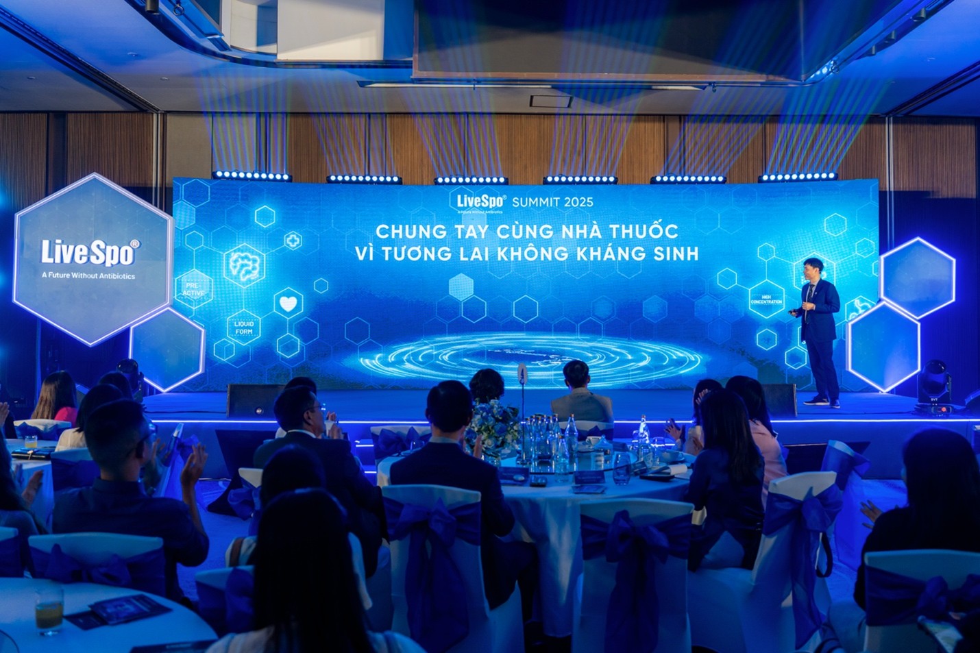 LiveSpo Summit 2025 với chủ đề Chung tay cùng nhà thuốc, Vì tương lai không kháng sinh được tổ chức ngày 26/11 tại Thành phố Hồ Chí Minh (Nguồn: LiveSpo Pharma)