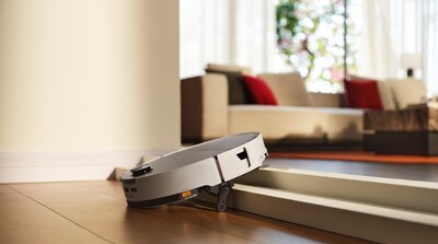 Roborock Saros 20 Sonic overcoming double-layered thresholds (PRNewsfoto/Roborock)