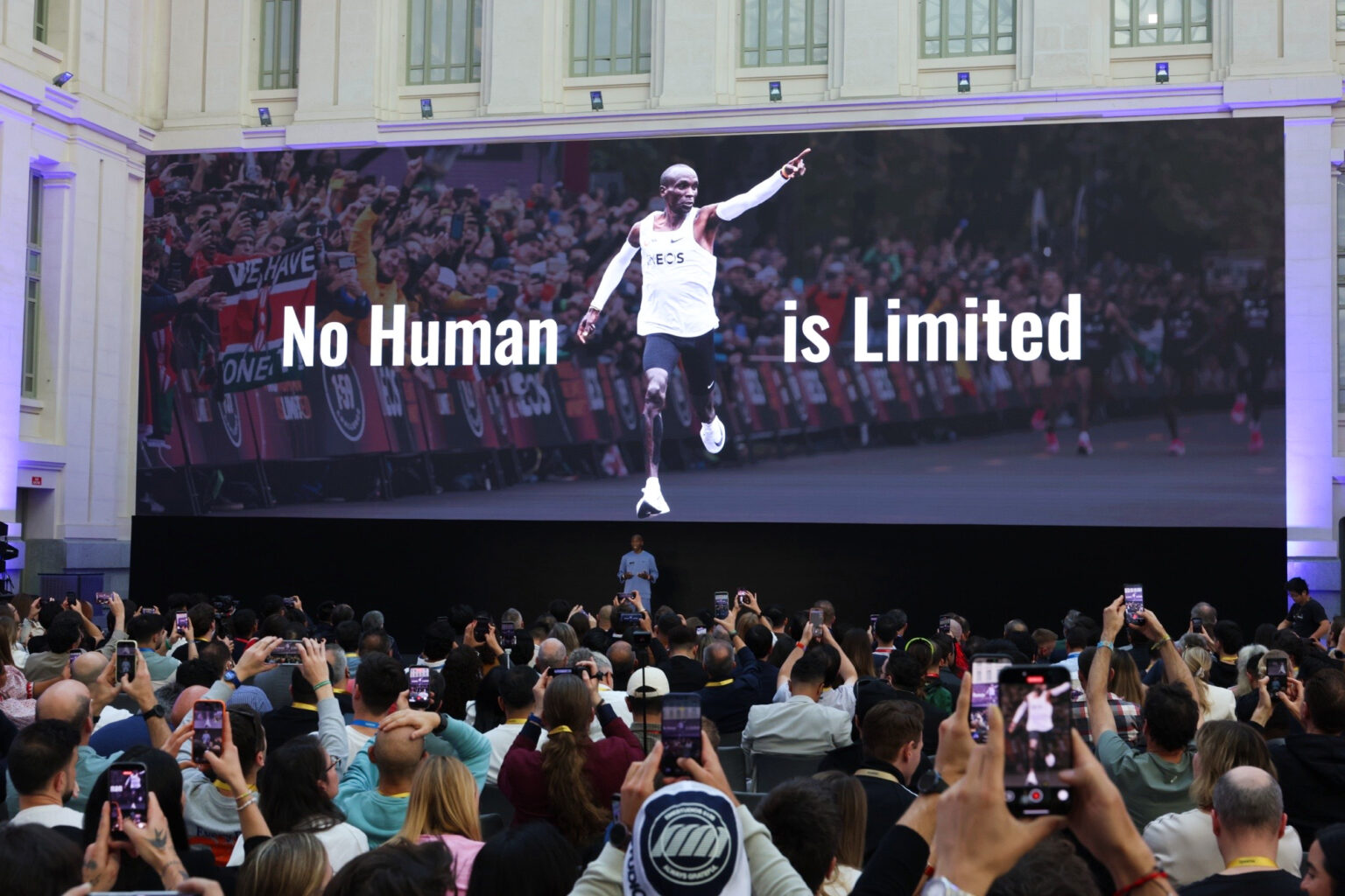 Tại Madrid, Huawei giới thiệu nhiều đồng hồ chạy bộ mới như HUAWEI WATCH GT Runner 2… Huawei Debuts Cutting-Edge Innovations in Madrid with Focus on Running Watches