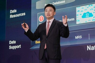 Thúc đẩy các dịch vụ công ưu tiên phục vụ công dân thông qua AI và chuyển đổi số