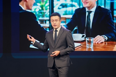Zac Chow, Vice President of Huawei Asia Pacific Enterprise Sales Dept, delivering a speech