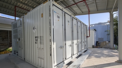 Hệ thống lưu trữ năng lượng bằng pin Trina Storage Elementa 2 được lắp đặt tại dự án điện mặt trời kết hợp lưu trữ năng lượng của Corona Resort ở Phú Quốc, Việt Nam Hệ thống lưu trữ năng lượng bằng pin Trina Storage Elementa 2 được lắp đặt tại dự án điện mặt trời kết hợp lưu trữ năng lượng của Corona Resort ở Phú Quốc, Việt Nam